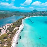 Alando, Santa Giulia Βίλα